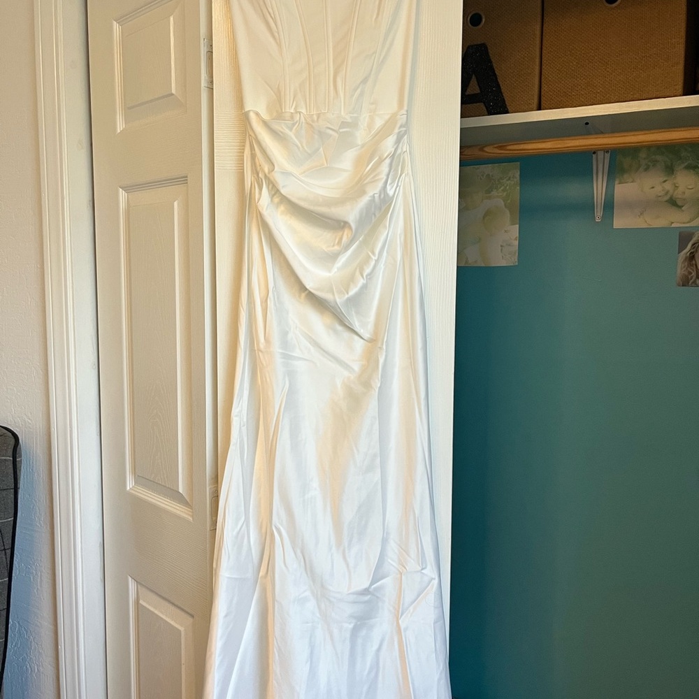 Elegant Strapless White Dress